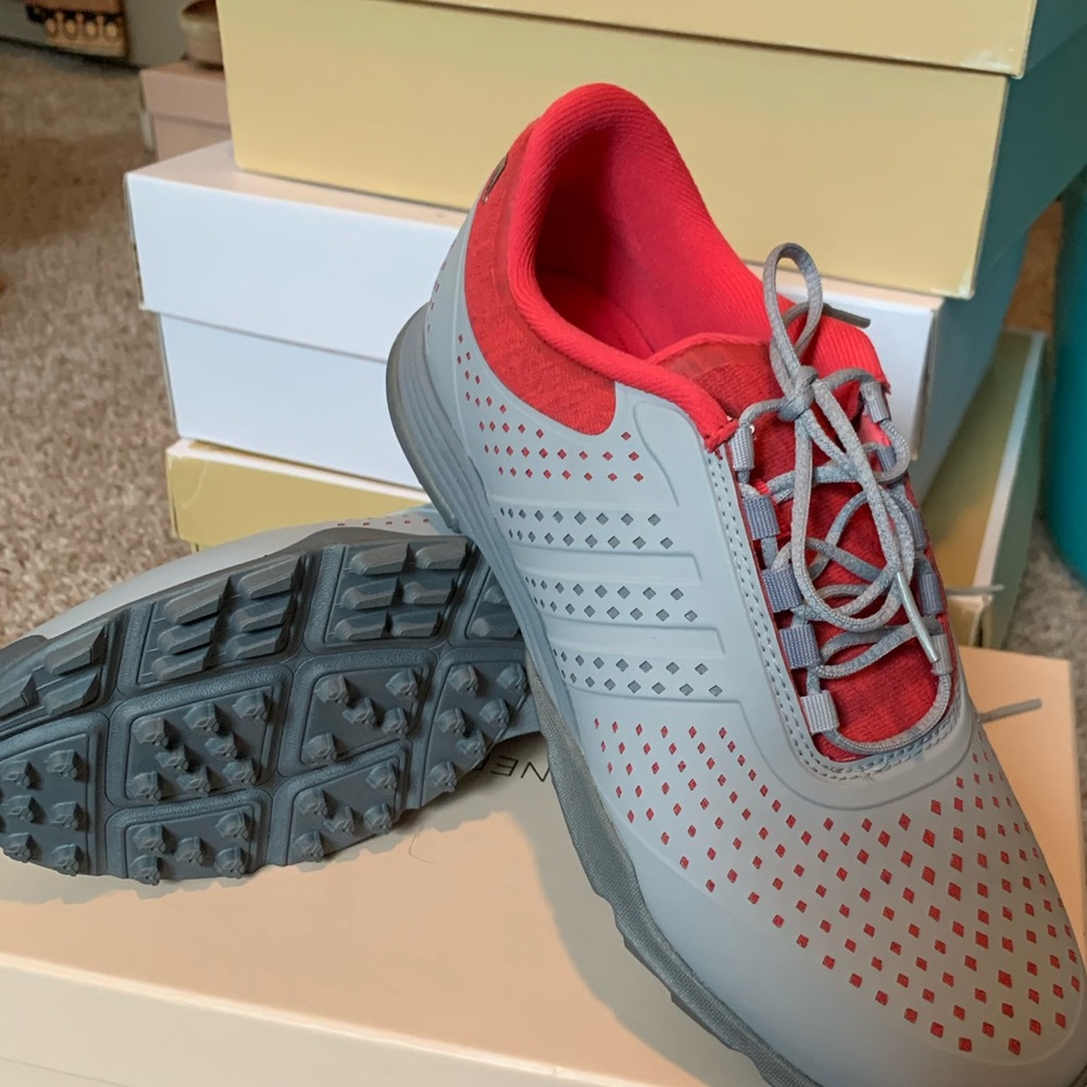 Golf shoes size 5.5